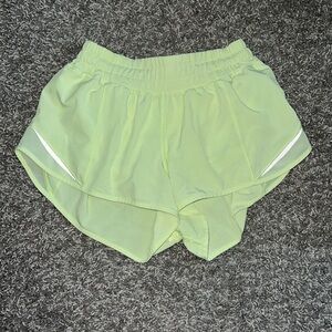 Lululemon Hotty hot 2.5” shorts low rise